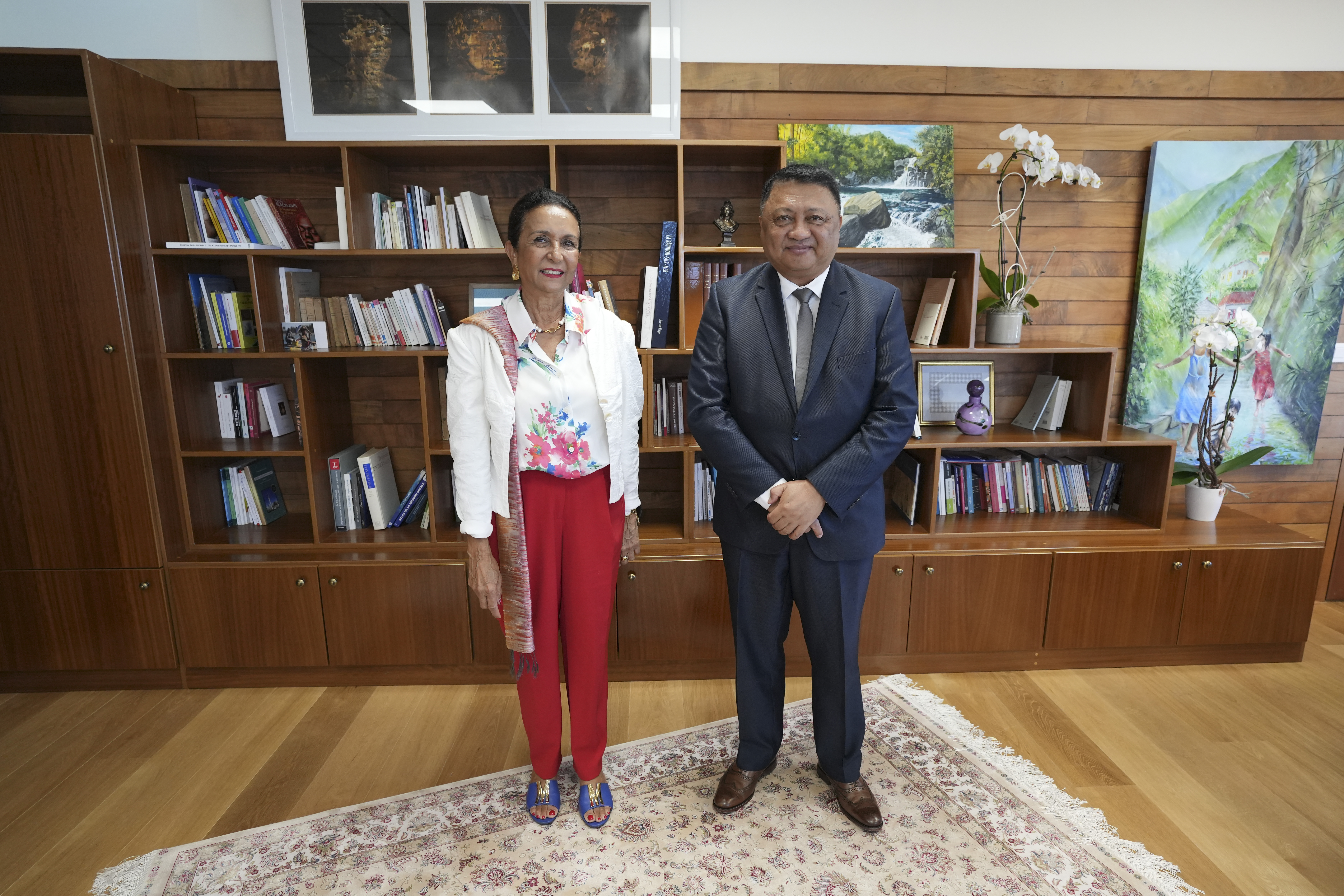 rencontre_avec_le_pre_sident_du_se_nat_de_madagascar_-hb061263.jpg
